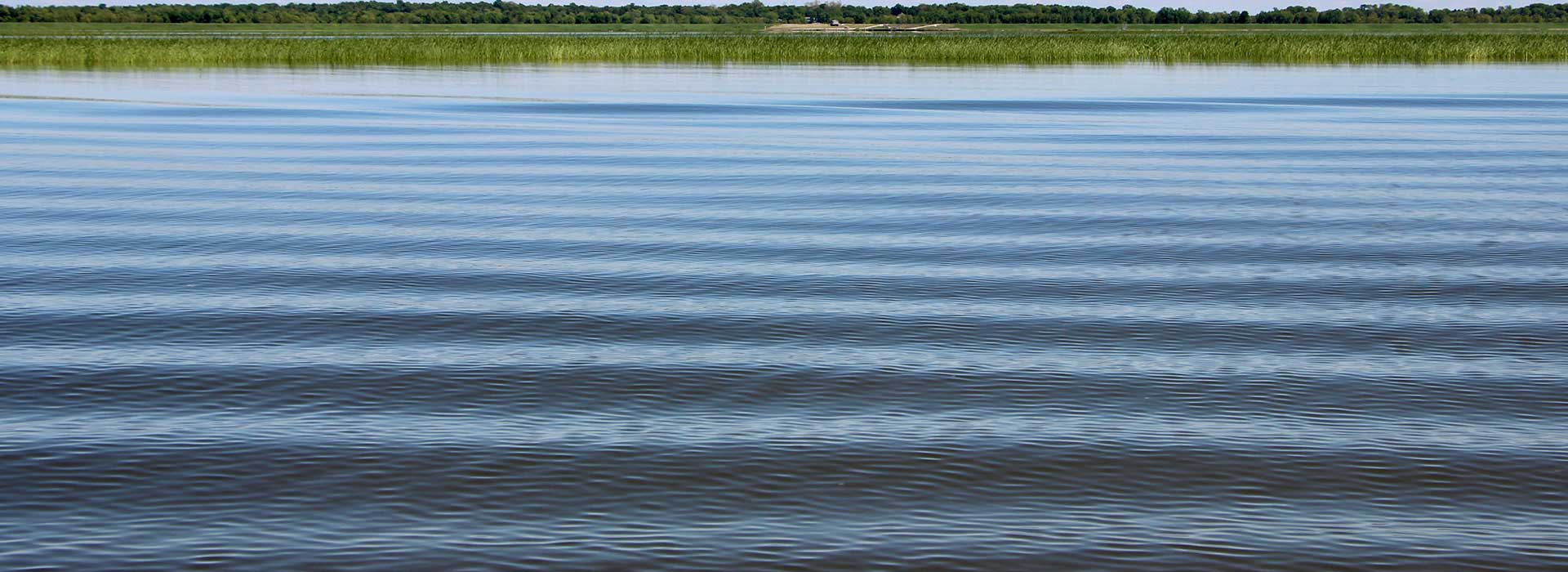 Waves in Thompson Lake