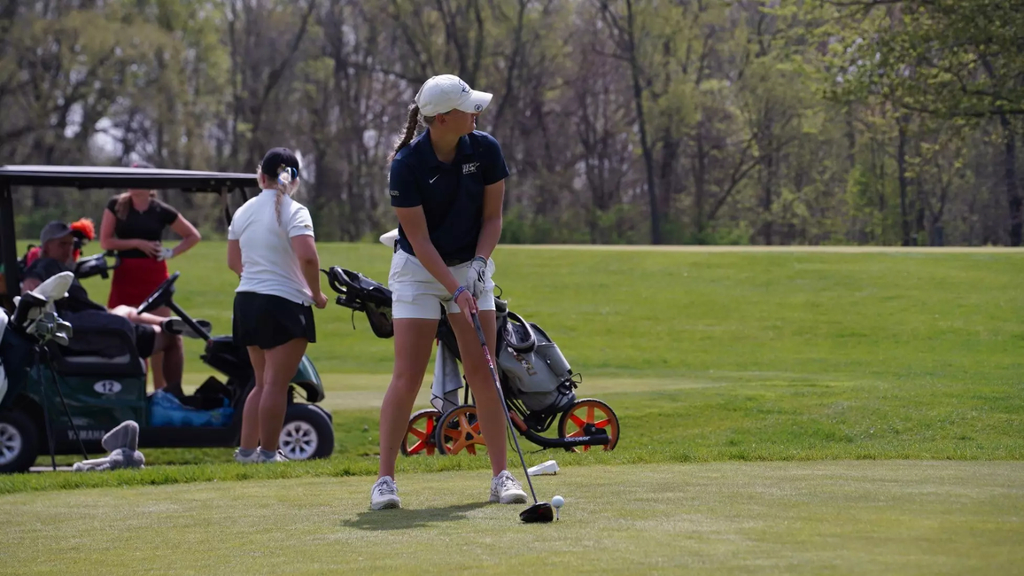 Elaine grant golfing