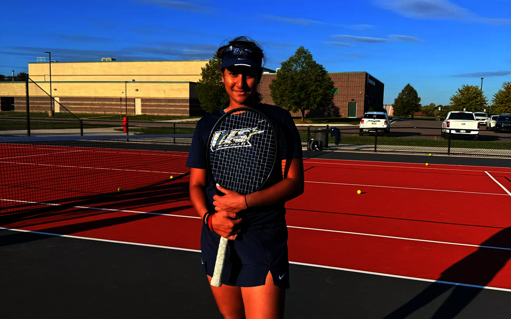 Alisha Deogaonkar on court at ITA Regional