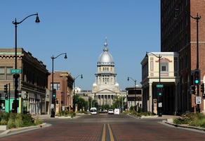 view of the Illinois state capitol from down the street