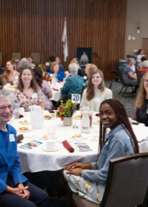 People at UIS Scholarship Dinner