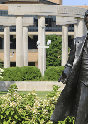 Lincoln statue