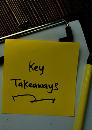 note pad with words "key takeaway" written on it