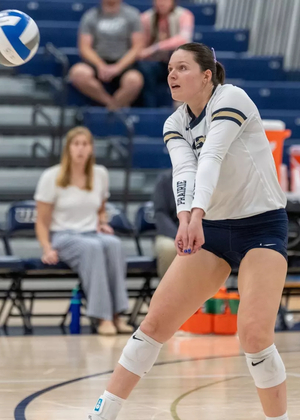 Makenna Cox #19. Volleyball vs. Upper Iowa University Friday, November 7, 2025.