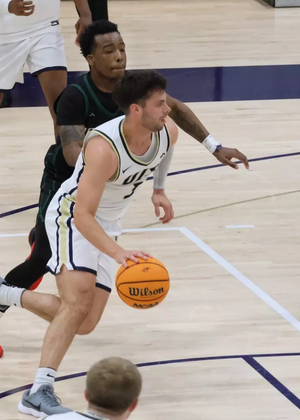 Max Kunnert dribbling