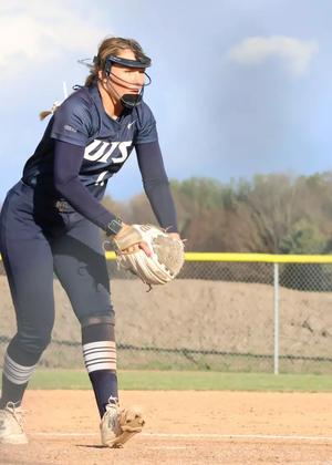 Taylor Zawacki pitching