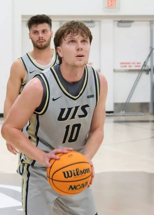 Nate Shockey shooting free throw