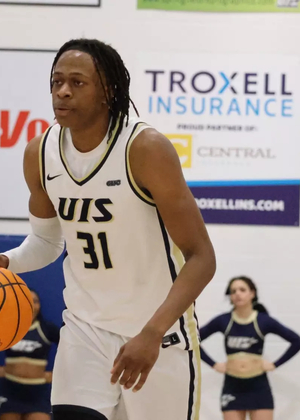 Khalil Ross playing basketball