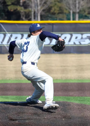 Kannon Walker pitching