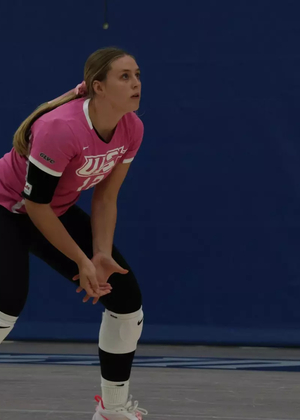 Haley Allen playing volleyball