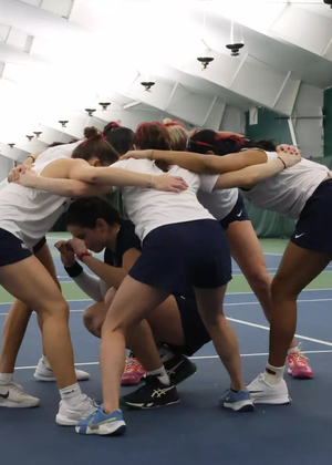UIS Women's Tennis Huddle