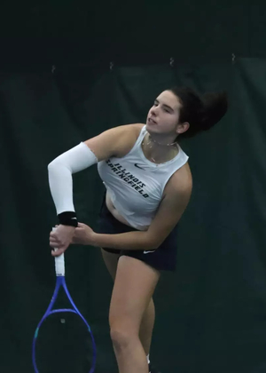 Ema Norma Bordean playing tennis