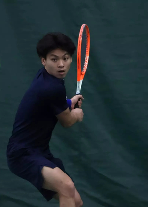 Lin En Tan playing tennis at UIS