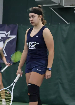 Kamila Kalinowska during tennis match