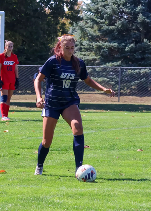 Julia Laufenberg playing soccer