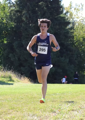 Logan Iott running cross country