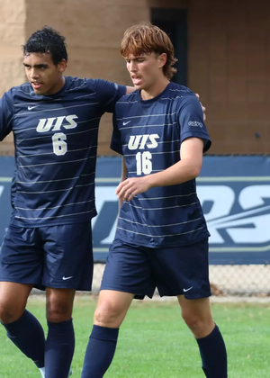 Lucas Harris and Corne Boshoff on pitch
