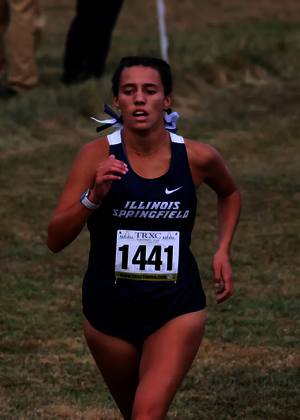 Mackenzie Billard running cross country for UIS