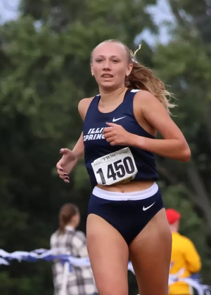 Olivia Thomsen running cross country