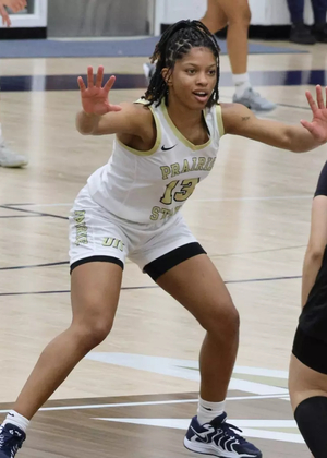 Emari Doby on defense