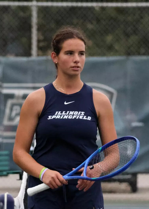 Ema Norma Bordean playing tennis