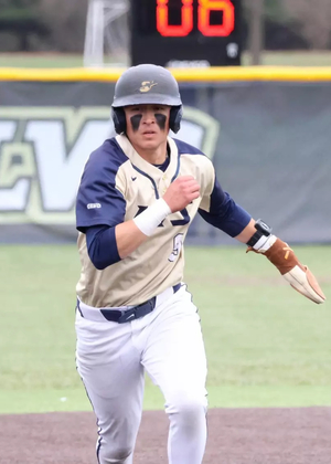 Jesse Contreras baserunning