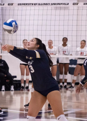 Bella Hodges playing volleyball
