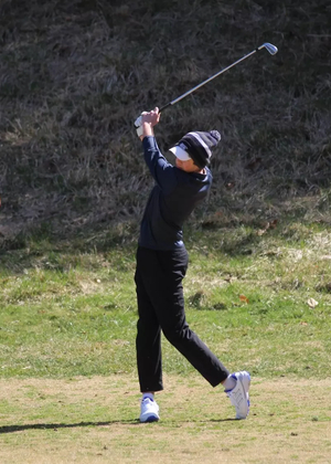 Charles Prins golfing