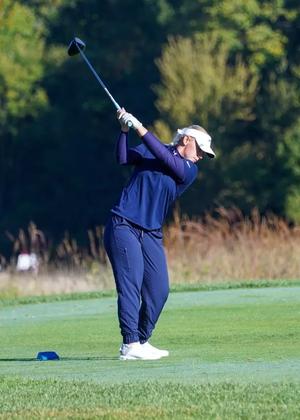 Gracie Russell golfing for UIS