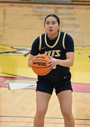 Mandi Pham shooting free throws