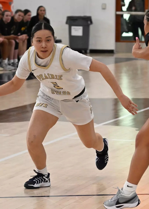 Mandi Pham playing basketball