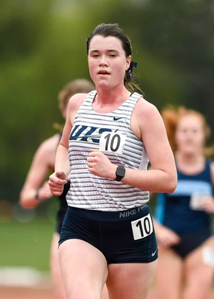 Emma Leahy running outdoor track
