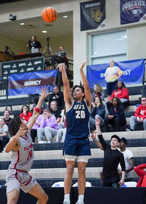 Evan Altman shooting the basketball