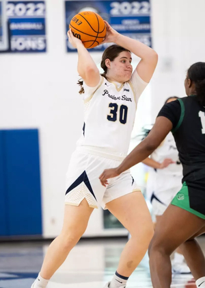 Libby Blythe playing basketball