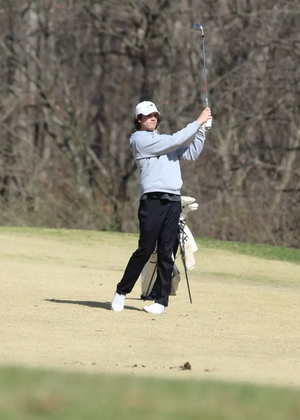 Jake Baldin golfing