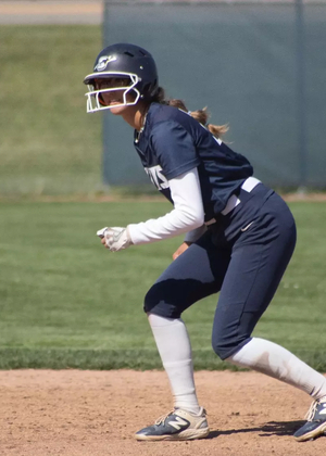 Adi Rumler running bases