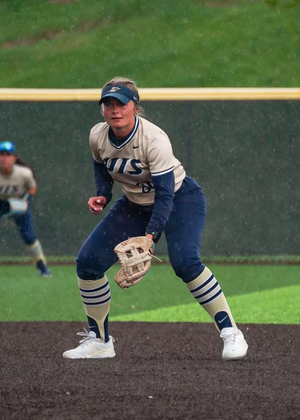 Olivia DeLuca playing second base