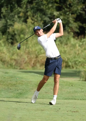 Sacha Lamraski golfing