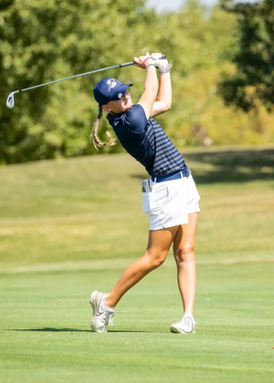 Elaine Grant golfing at Piper Glen