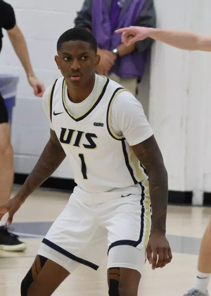 Jorden Williams playing basketball