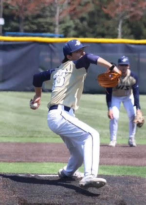 Kannon Walker pitching 
