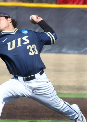 Kannon Walker pitching
