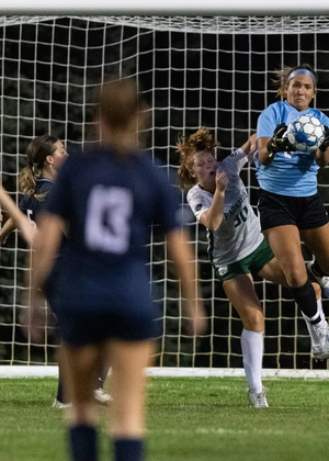 Allison Mirimanian in goal