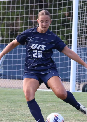 Makenna Yeager playing soccer