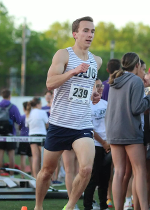 Ryan Jones racing 3,000m steeplechase