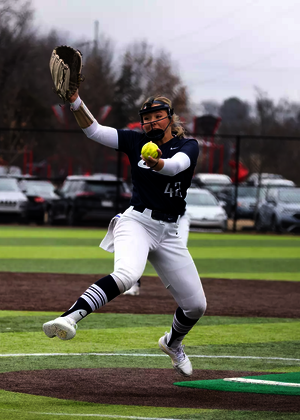 Taylor Zawacki pitching