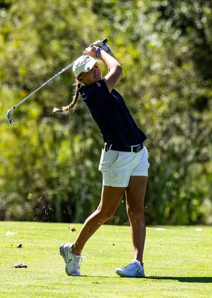 Elaine Grant golfing