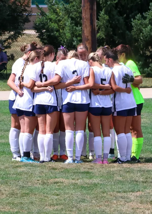 UIS women's soccer huddle