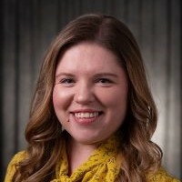 headshot of Anna Warren