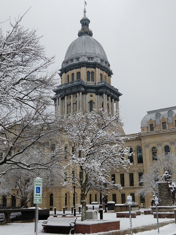 Photo of the Illinois State Capitol in winter